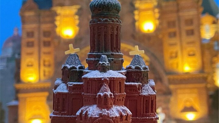Spent 58 yuan to try Harbin’s super-hot St. Sophia Cathedral cake!! Did I really have to wait 8 hour