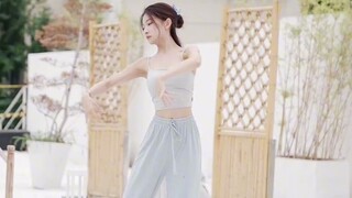 这个夏天，不出门感觉在浪费⽣命，出门感觉在送命