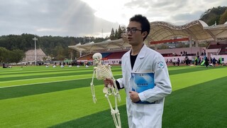 [رقصة الكتف السحرية في كلية ليشوي] مئات الملايين من المرات في اليوم، فرحة غير محدودة