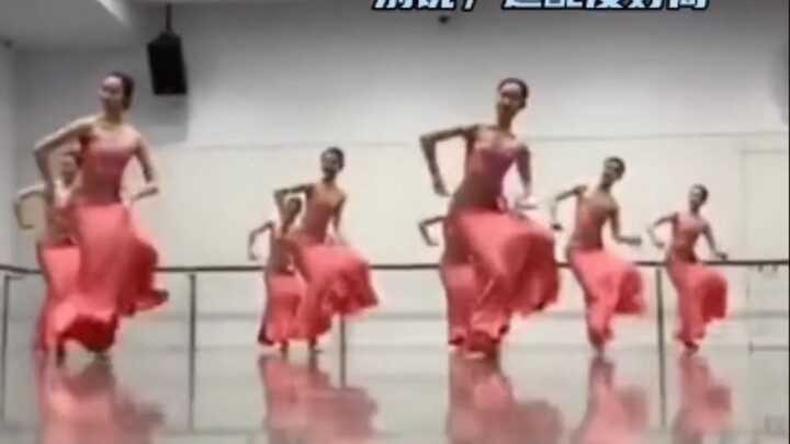 When Dai dance meets "Big Pixiu", Lin Daiyu's motorcycle ride is just like this.