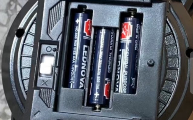 国产亚克驱动器背面及电池仓