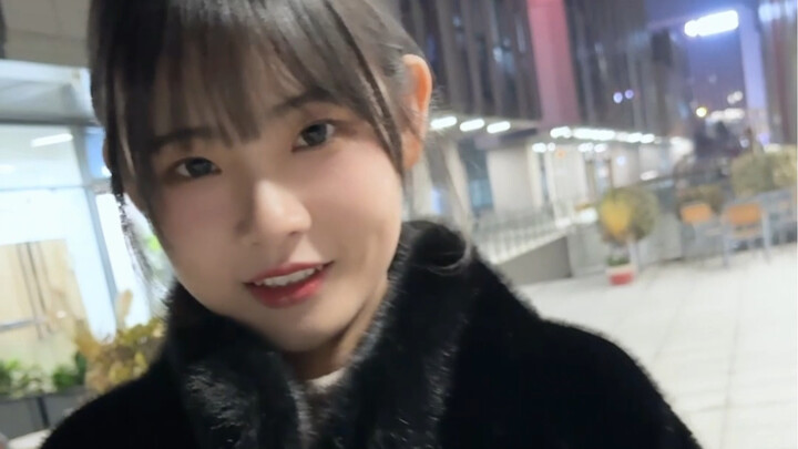 女同事们的暖心时刻。