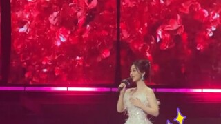 [Perayaan Akhir Musim 1 Sauvignon Blanc] Yang Zi menyanyikan versi live "Sauvignon Blanc"!