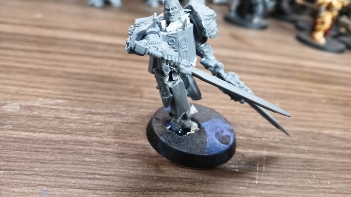 Seorang siswa baru sekolah menengah masuk ke Warhammer.