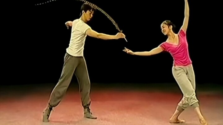 If you want to watch it, watch the professionals! Enjoy Tang Shiyi's teaching of the classical dance