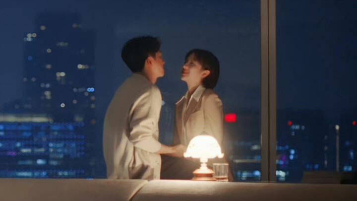Ngọt ngào bùng nổ! Gã cuồng yêu vợ đã lên sóng! Sau khi về chung một nhà, anh ấy đã cưng chiều cô th
