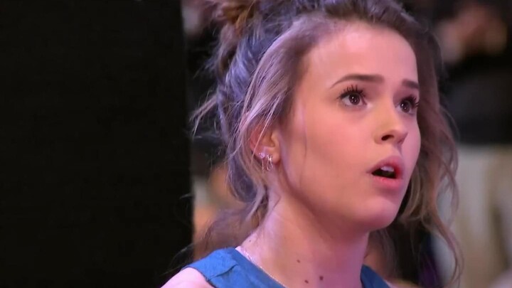 Hot girl leo núi mà các bạn chờ đã xuất hiện rồi, xem xong nhớ like và theo dõi nhé!