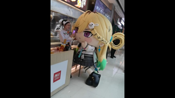 Đầu to Rinne đang tấn công nhân viên ngoài biên chế, thật là xấu xa!