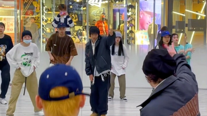 This hip-hop is so cool! Rain's original choreography for "Lasong"