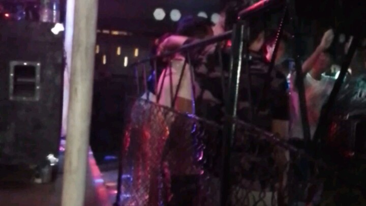 bugbugan sa loob ng disco, grabe