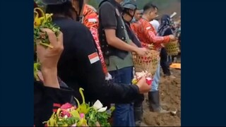 Penutupan pencarian korban longsor dan tabur bunga pandanarum semoga khunul khotimah saudaraku