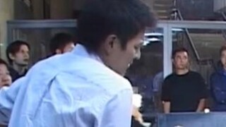 你还记得《无间道》中曾志伟吃盒饭的名场面吗？当我们沉浸在琛哥霸气的气场中时，华仔的重点都在桌上的盒饭！等放饭的打工人🈶️