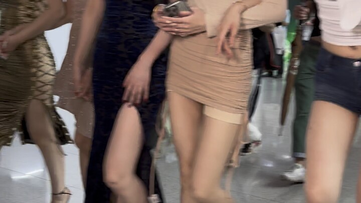 Jika patung mobil ini tidak diedit untuk memanjangkan kaki, apakah kamu masih akan merasa mereka san