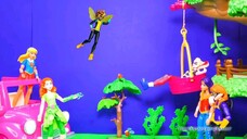 DC SUPER HERO GIRLS Cartoon Hero Girls Bumblebee Power Problems Shrink Surprise Video Toy Parody