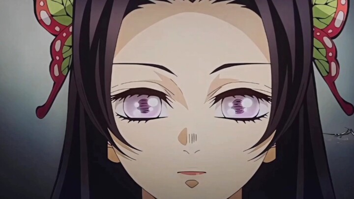 “Tình yêu sâu nặng khóa ngoài thành, khổ sở đợi người ấy trở về—đợi đến khi thời không tan vỡ, núi s