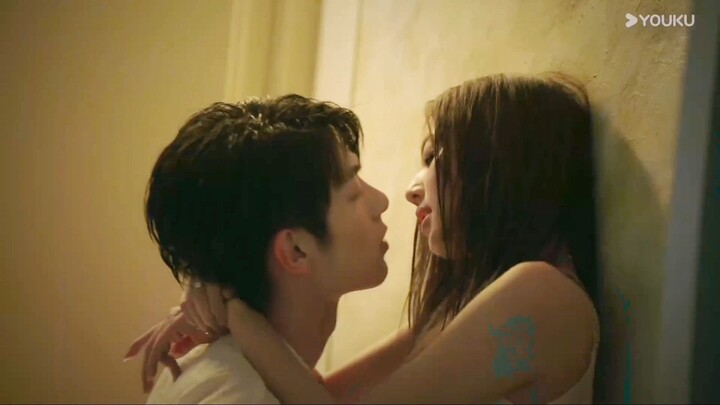 [Sneak Peek] Poolside Date Turns into a Wet and Seductive Scene, Kissing All the Way to the Bedroom