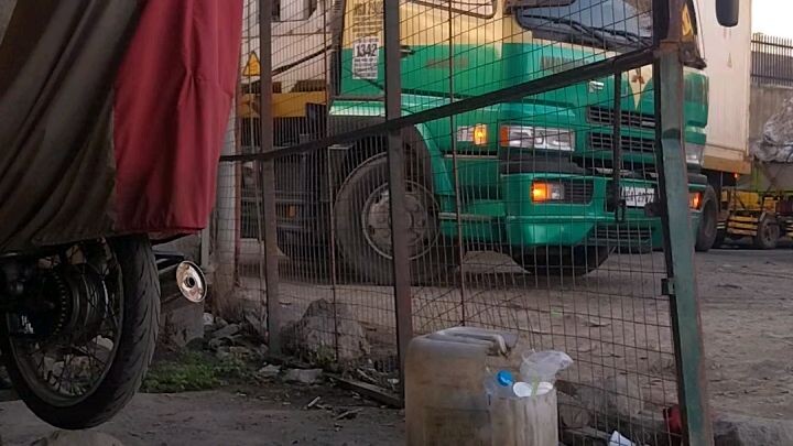 trailer truck reverse park