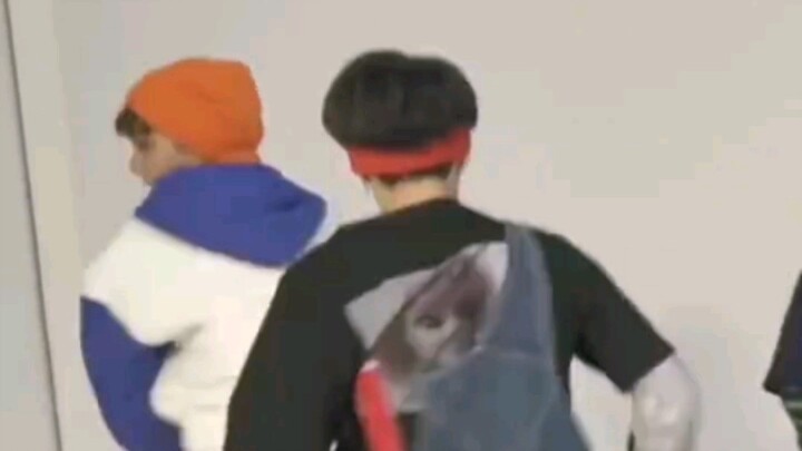 预订入股六代第一主舞/白捡个儿子的快乐