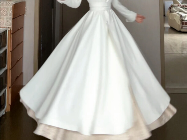 ยึดคอนเซปต์วินเทจจนสุด! สวยไหม? เสื้อเทรนช์โค้ทเหมือนหงส์ขาว!