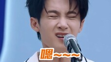 จะเห็นได้ว่าตีตี๋ที่เข้าใจได้ทันที กำลังมีช่วงเวลาที่ยากลำบากในการอดทนกับมัน~ หวังเหอตี้: ฉันก็ไม่อย