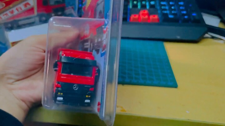 Hot Wheels, saya sudah memainkannya sejak kecil