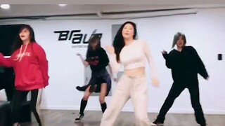 莫非这就是公司否定了的另一版Rollin编舞