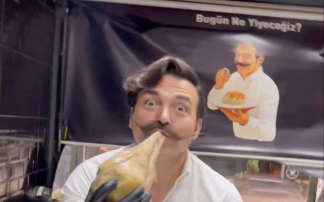 Renault’s Battle Cry: Lines, Showy Food