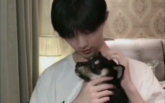 【Mã Giai Kỳ】Hóa ra Lưu Cẩn lúc buồn ngủ cũng đáng yêu như vậy^V^