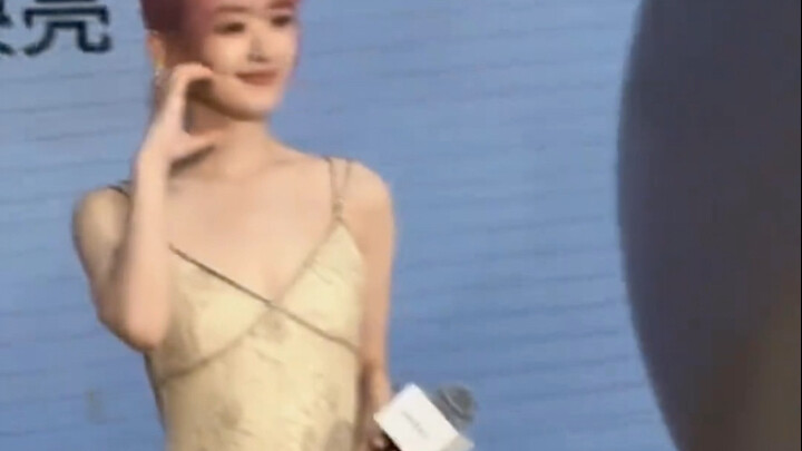 Zhao Liying’s “honest person goes all in” vibe—you can tell Sister Zhao is really pulling out all th