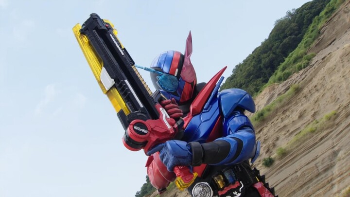 Build's final battle is very similar to Sora's.