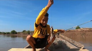 Giăng lưới, câu cá kiếm bửa cơm. Cá đối, cá Út chiên giòn mắm tép - Bin Đen Miền Tây # 246
