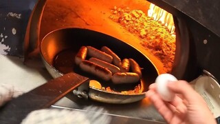 Pizza chef uses the oven to make breakfast for himself