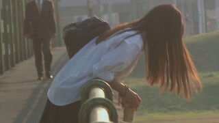 【关于莉莉周的一切】-“那你为什么不来保护我。”