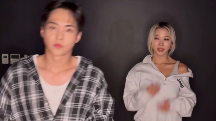 250917 Cosmic Girls Doyoung & Kim Minseok XIUMIN Tantangan Tubuh