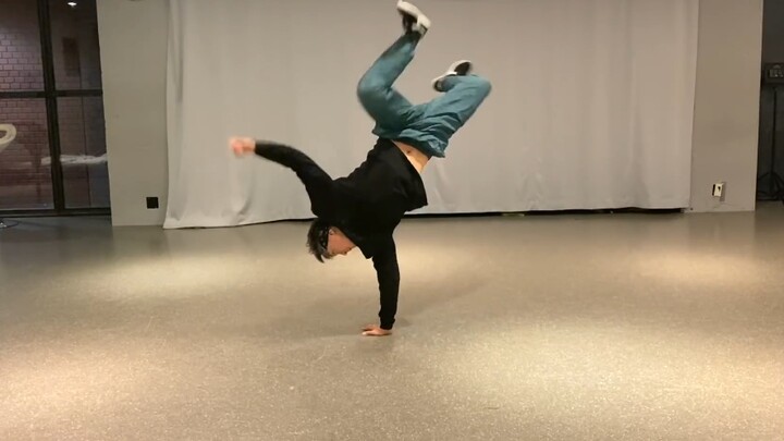 [BBoy phải xem] 58 kỹ thuật cơ bản mà người mới bắt đầu Breaking phải học