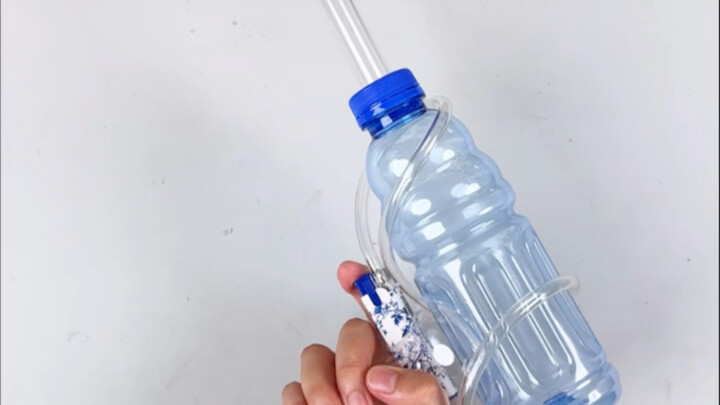 ใช้ขวดน้ำเปล่ากับไฟแช็กสร้างปืนพลาสมา โคตรเท่เลย!