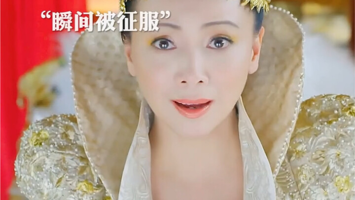 A Man Uses Bees to Help Women Restore Their Looks?