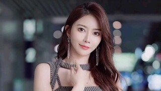 ในโลกนี้มีสาวสวยเป็นร้อยและมีสไตล์เป็นพัน แต่คุณเป็นคนเดียวที่ฉันรัก