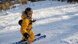 Ahli ski: Meluncur dari puncak gunung salju setinggi 2.350 meter
