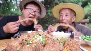 Countryside Recipe & Mukbang | Steamed Pork Ribs with Rice Noodles