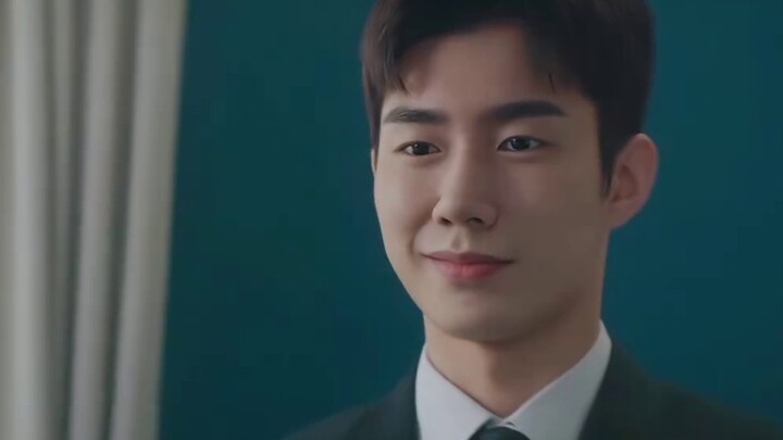 Trò chơi khó nắm bắt của ai thế? "Thật ra, em mới là người trong tay anh"