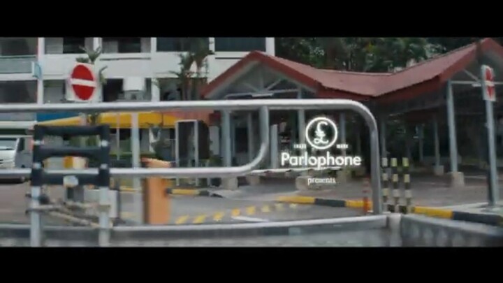 cold play man in the moon