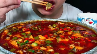 [ASMR]Eating Sichuan boiled silver carp