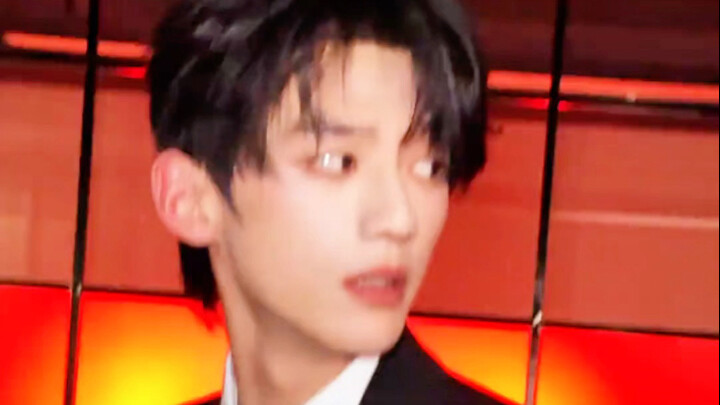 Lai Weiming’s 9 Hottest TikTok Hand Dance Compilation | He Seriously Knows How to Move!