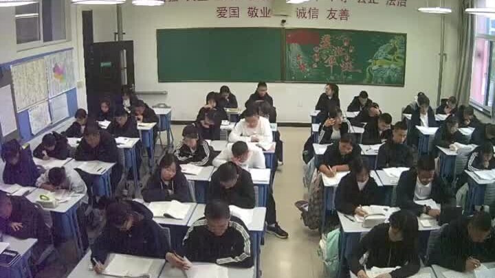 The high school morning self-study bell is like a “shutdown” signal—once it rings, the whole class i