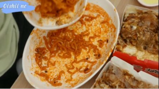 Bánh bạch tụt ăn chung với mì cay phần 6 #mukbang