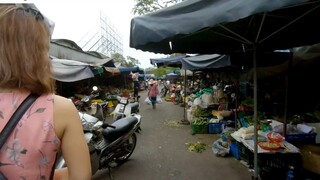 Khám phá Chợ Đông Ba _ _Trùm cuối_ các món ăn ngon của Huế! 16