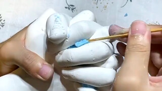 أخيراً، تحققت أمنيتي كعارضة أزياء لطالما حلمت بها. في الحقيقة، ما تريده الفتيات ليس الهدايا باهظة ال