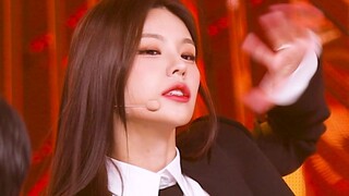 ฮวางเรจี ชีเชอร์ เวอร์ชันสูท ถ่ายใกล้ชัดเจน