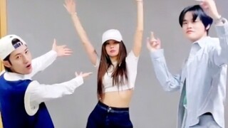 [Wang Feifei + Huang Renjun + Zhong Chenle] Tantangan menari Yogurt Shake!